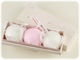 色鮮やかな五色の上用饅頭